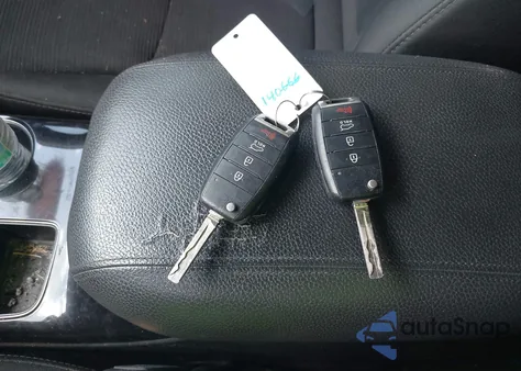 2015 Kia Sorento Lx z USA, uszkodzony, nr VIN 5XYKTDA61FG552619